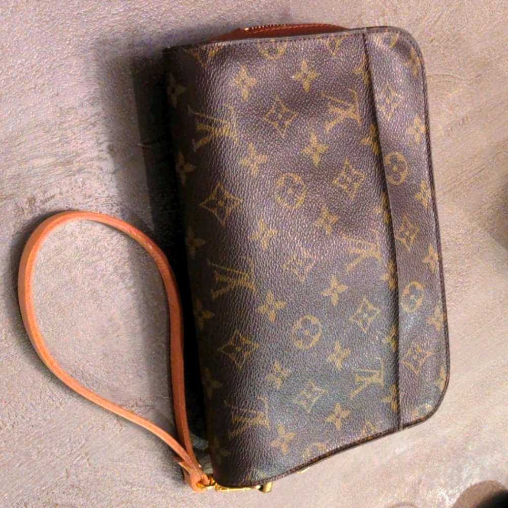 Louie Vuitton ~ Authentic Orsay Clutch